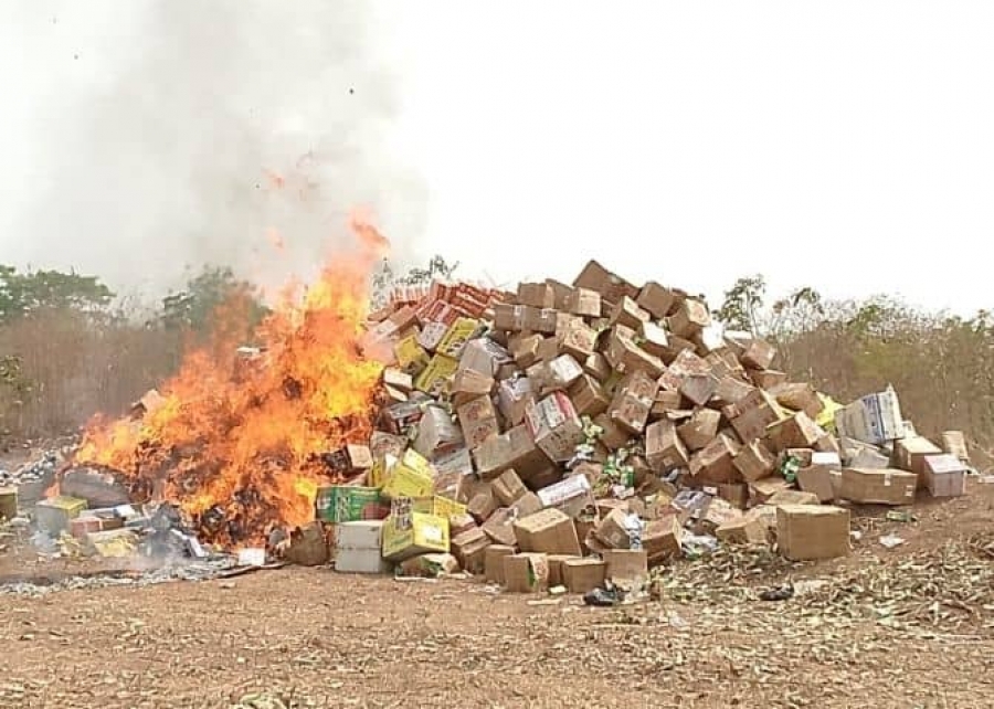 Côte d&#039;Ivoire: le CNLC incinère 18 tonnes médicaments périmés à Bouna