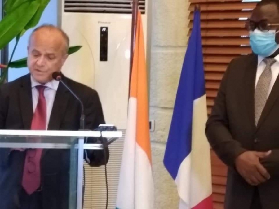 Résidence de l&#039;ambassadeur de France en Côte d&#039;Ivoire : Paulin Danho a assisté à la cérémonie de décoration du général Alexandre Apalo