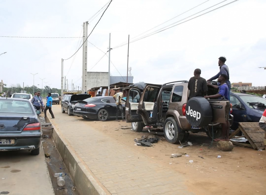 Côte d&#039;Ivoire: le ministère de l’Hydraulique, de l’Assainissement et de la Salubrité lance une opération de déguerpissement des garages anarchiques à Abidjan