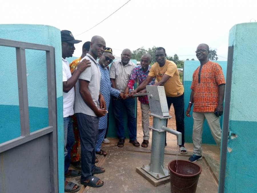 Côte d’Ivoire/Éducation et accès à l&#039;eau potable: la Fondation PETROCI apporte un soutien aux villages de Pokoukro et Loua