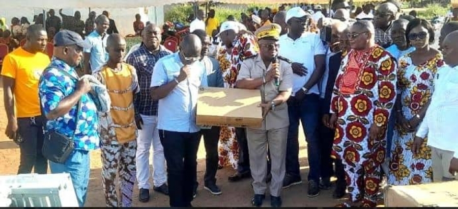 Côte d&#039;Ivoire/Duékoué : du matériel médical remis au centre de santé de Petit-Duékoué