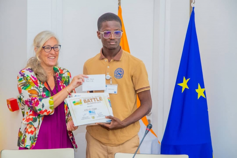 Côte d&#039;Ivoire: l&#039;UE récompense les vainqueurs du concours de dessins de presse du festival Cocobulles 2023