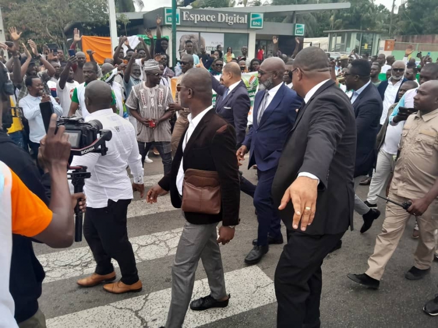 Côte d&#039;Ivoire : accompagné par ses partisans, Jean-Louis Billon dépose officiellement sa candidature à la CEI pour la présidentielle 2025