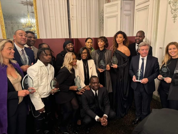 Côte d'Ivoire/Distinction : Didi B reçoit le prestigieux prix « L’esprit des Lumières au service de l’excellence » en France