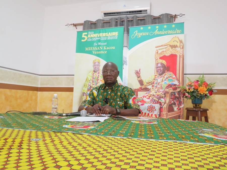 Côte d&#039;Ivoire-Bonoua: le peuple Abouré célèbre le 5e  anniversaire de sa Majesté, Miessan Kacou Venance 22e Roi