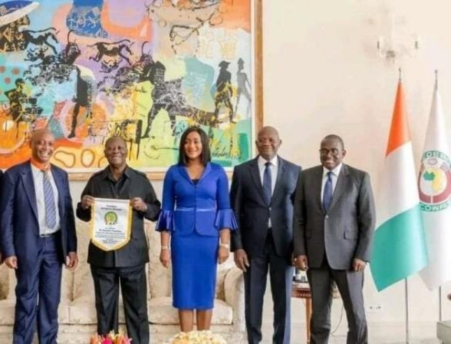 Côte d&#039;Ivoire/Symposium des entraîneurs_Can : Alassane Ouattara élève Patrice Motsepe au rang de Commandeur