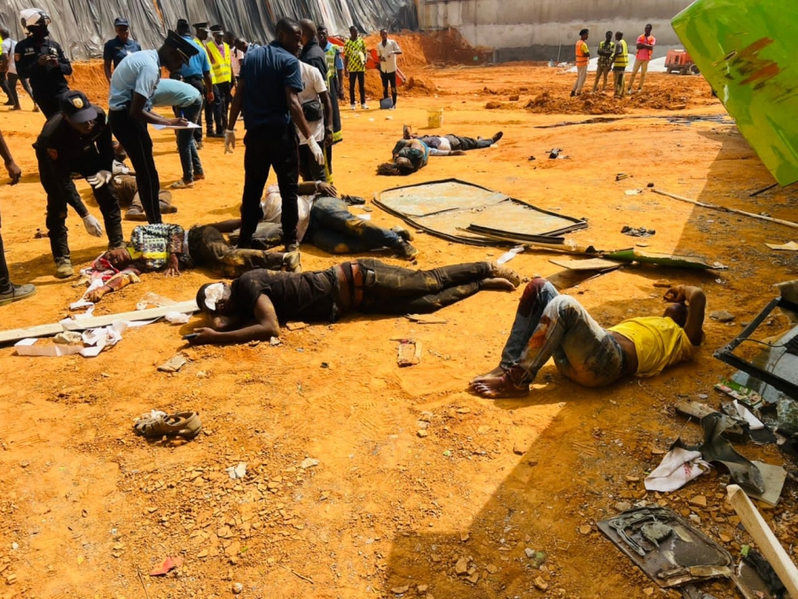 Côte d&#039;Ivoire-Accident  de la circulation : un bus de la Sotra se retrouve dans la fosse d&#039;un chantier au Plateau