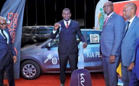 Côte d’Ivoire : Faustin Ehouman, Super Ebony 2024, reçoit les clés de sa voiture
