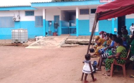 Dr Benjamin Touré offre un dépistage gratuit du cancer du col de l’utérus aux femmes de Niakara