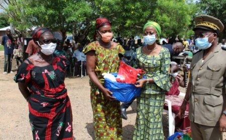 Dimbokro/Covid-19 : Bakayoko-Ly Ramata soulage  plus de 150 veuves et familles démunies
