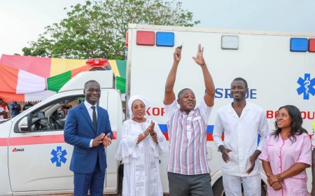 Côte d’Ivoire : le CNS fait don d’une ambulance et de 450 kits scolaires au village Koffesso Dioulabougou