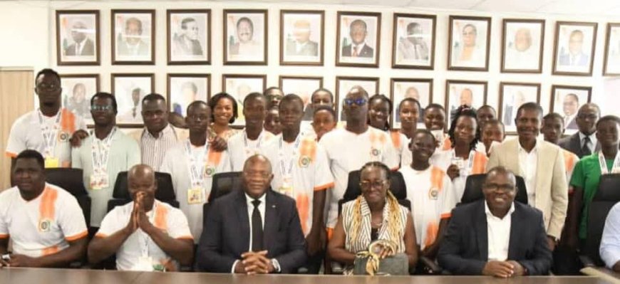 Tir à l’arc : la Fédération ivoirienne présente ses 15 médailles au ministre délégué Adjé Silas Metch