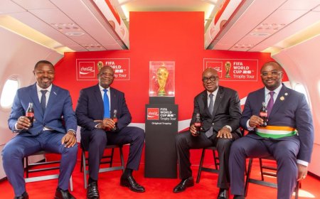 Côte d’Ivoire : les autorités ivoiriennes accueillent le trophée de la Coupe du Monde 2026 à Abidjan