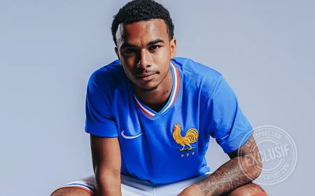 Football-: Éli Junior Kroupi choisi les Bleus