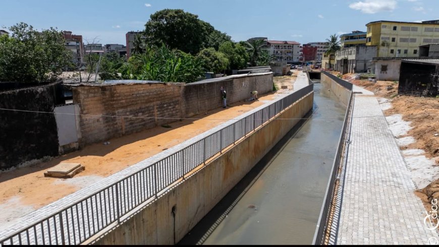 Côte d’Ivoire-Projet PARU : les travaux des chantiers de drainage dans les zones de Cocody(Riviera-Bonoumin) et de Yopougon(Maroc) exécutés à environ 90 %.