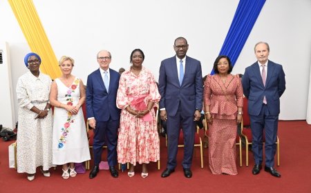 Côte d’Ivoire : la Première Dame offre un séjour éducatif aux 14 meilleurs élèves du pays à Paris