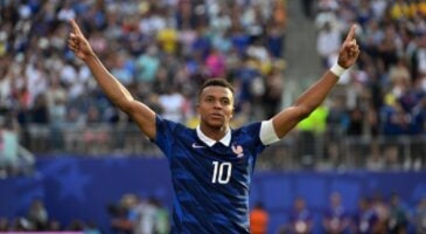Coupe du monde 2026: la France déjoue le piège paraguayen et retrouve le Maroc en quarts de finale