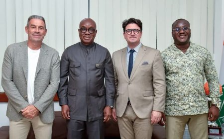 Côte d’Ivoire :  Olivier Araujo, maire de Charly, échange avec Idriss Diallo sur des perspectives de collaboration avec la FIF